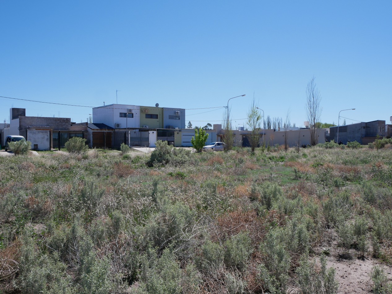 Lote Zona Avda del Trabajo.-